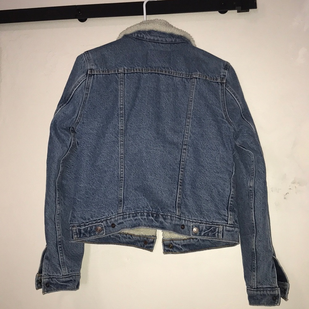 Levi’s Jean Jacket - Picture 6 of 6